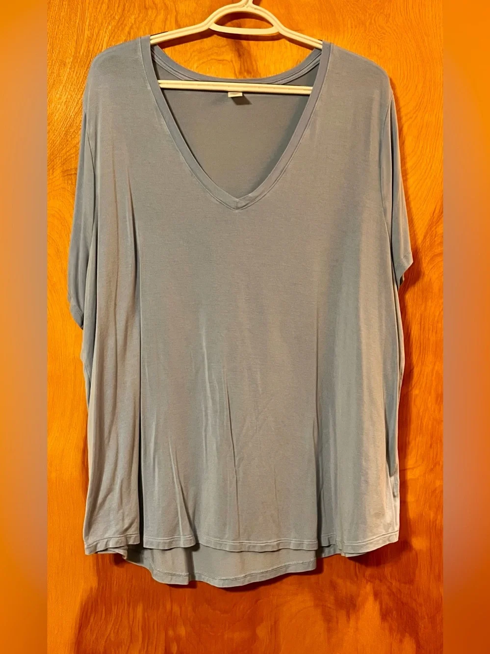 Old Navy Luxe Light Blue V-Neck Tee Size XXL